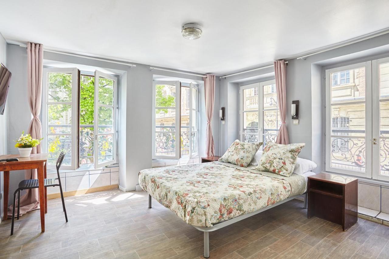 Chambre Double avec Douche Commune